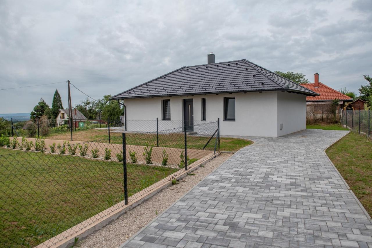 Bridgiet Home Apartman Cserszegtomaj Ngoại thất bức ảnh